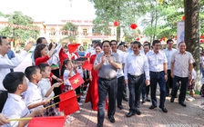 Thủ tướng: Không để học sinh nào không được tới trường, không có sách giáo khoa