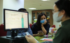 Chính phủ yêu cầu bỏ quy định xuất trình sổ hộ khẩu