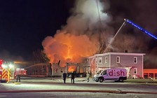 Máy bay lao vào nhà dân ở Mỹ