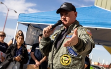 Đảng Dân chủ thắng ở Arizona, chỉ cần thêm 1 ghế để kiểm soát thượng viện Mỹ