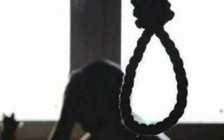 Chủ tịch hội nông dân xã chết trong tư thế treo cổ