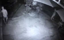 Truy bắt 2 nghi phạm đổ xăng đốt nhà dân ở Thanh Hóa trong đêm