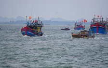 Áp thấp nhiệt đới trên Biển Đông: Thanh Hóa còn gần 1.000 phương tiện hoạt động trên biển