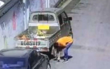 ‘Tuyệt chiêu’ đỗ xe sai luật ở Trung Quốc