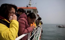 "Đừng chết": Những tin nhắn cuối cùng từ điện thoại của nạn nhân phà Sewol
