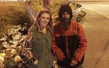 'Ăn khế trả vàng' hiện đại: giúp người lạ 20 USD, người ăn xin nhận được 250.000 USD