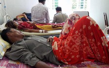 Mưa cuốn thuốc diệt cỏ xuống kênh, 10 người Campuchia ngộ độc chết