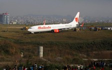 Máy bay trượt khỏi đường băng, sân bay Nepal tê liệt