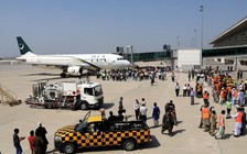 Pakistan sa thải phi công xài bằng giả