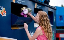 Nghị sĩ Anh muốn đánh thuế thời trang ‘sáng mặc chiều vứt’