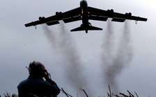 Mỹ rầm rộ đưa B-52, tàu sân bay đến Trung Đông đối phó Iran