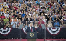 Tổng thống Trump ca ngợi quân đội Mỹ nhân ngày quốc khánh