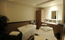 Từ chối phục vụ người mù, tiệm mát xa Mỹ bồi thường hơn trăm triệu