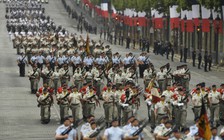 Pháp duyệt binh rầm rộ kỷ niệm quốc khánh
