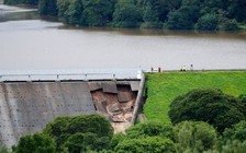 Nguy cơ vỡ đập, hàng ngàn người Anh phải sơ tán khẩn cấp