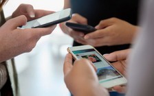 Mạng xã hội tác hại ghê gớm ra sao với các thiếu nữ?