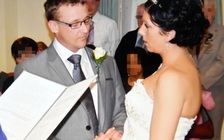 Chồng lãnh 16 năm tù vì… cưỡng hiếp vợ đêm tân hôn