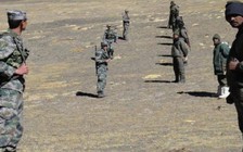 Lính Ấn Độ - Trung Quốc đối đầu ở giới tuyến