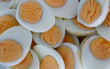 Nhận lời thách ăn 50 quả trứng, thiệt mạng ở quả thứ 41