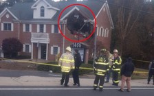 Tai nạn hy hữu: siêu xe bay cắm đầu vào tầng 2