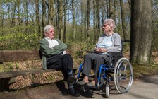 Người giàu sống thọ hơn người nghèo bao nhiêu năm?