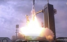 Tỉ phú Elon Musk muốn đưa du khách bay xa hơn vào vũ trụ