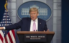 Tổng thống Trump nói có thể tự thử thuốc trị Covid-19