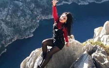 Chụp ảnh mừng hết cách ly vì Covid-19, một phụ nữ ngã xuống vực tử vong