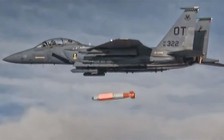 Tiêm kích đầu tiên của Mỹ có thể ném bom hạt nhân B61