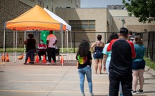 Nguy cơ Mỹ ghi nhận hơn 100.000 ca mắc Covid-19/ngày