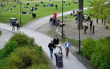 Để Covid-19 lây lan cho có miễn dịch cộng đồng là ‘vô đạo đức’