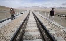 Trung Quốc tăng tốc xây đường sắt đến khu vực gần biên giới Ấn Độ