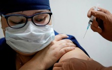 Tổng thống Maduro nói vắc xin Covid-19 của Nga ‘an toàn nhất thế giới’