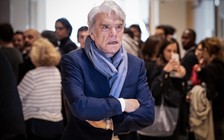 Cựu bộ trưởng giàu sụ của Pháp bị trộm trói, đánh đập tại nhà