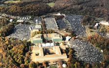 Người đàn ông cầm súng tìm cách xông vào trụ sở CIA