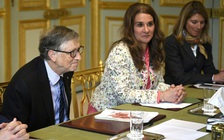 Đã có vợ, tỉ phú Bill Gates vẫn theo đuổi các nữ nhân viên?