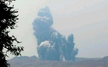 Núi lửa gần thủ đô Manila phun cột khói, nhiều người phải sơ tán