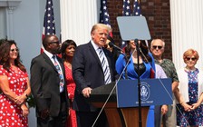 Ông Trump chính thức khởi kiện Facebook, Twitter và Google