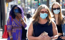 Nhiều nơi ở Mỹ, Anh lại kêu gọi người dân đeo khẩu trang