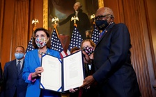 Chính phủ Mỹ thoát nguy cơ đóng cửa vào phút chót