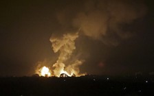 Israel không kích dữ dội tại Gaza nhằm đáp trả vụ phóng rốc két