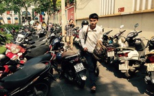 Đường sách không có chỗ giữ xe