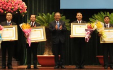 Nhân sự ngành Tòa án TP.HCM nhận Huân chương Lao động