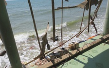 Biển lại 'nuốt' nhà dân ở Phan Thiết