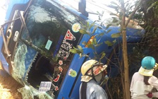 Xe khách mất lái lao xuống vực sâu, 40 hành khách may mắn thoát nạn