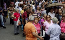 Venezuela chìm trong hoảng loạn