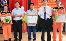 Thuyền trưởng cứu 34 ngư dân bị tàu đâm chìm được khen thưởng