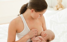 Sữa mẹ giúp giảm nguy cơ mắc bệnh tai mũi họng