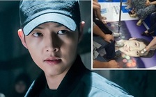 Fan nổi đóa vì ảnh Song Joong Ki in dưới sàn tàu điện