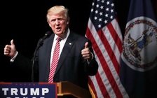 Ông Trump tứ bề thọ địch